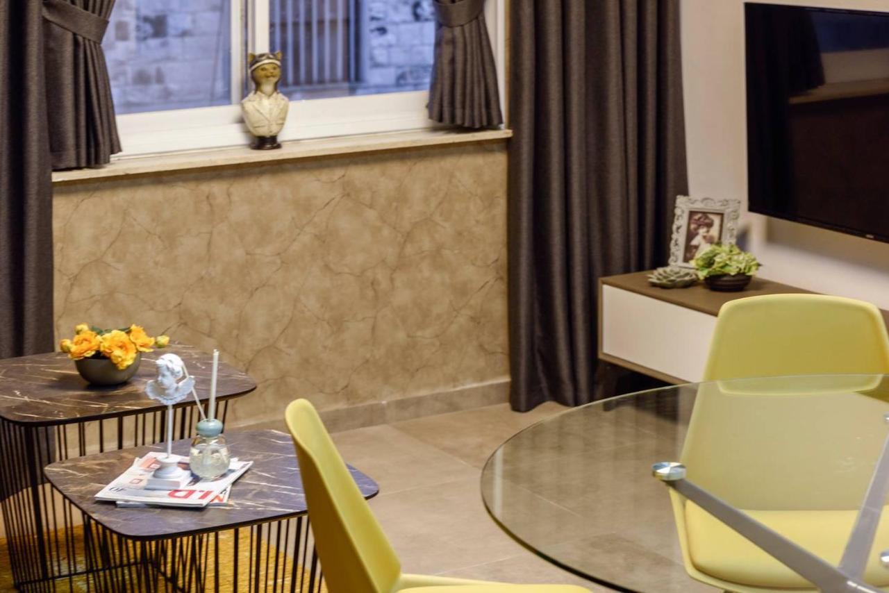 Authentic One Bedroom Apartment In City Center Jerusalem Eksteriør billede