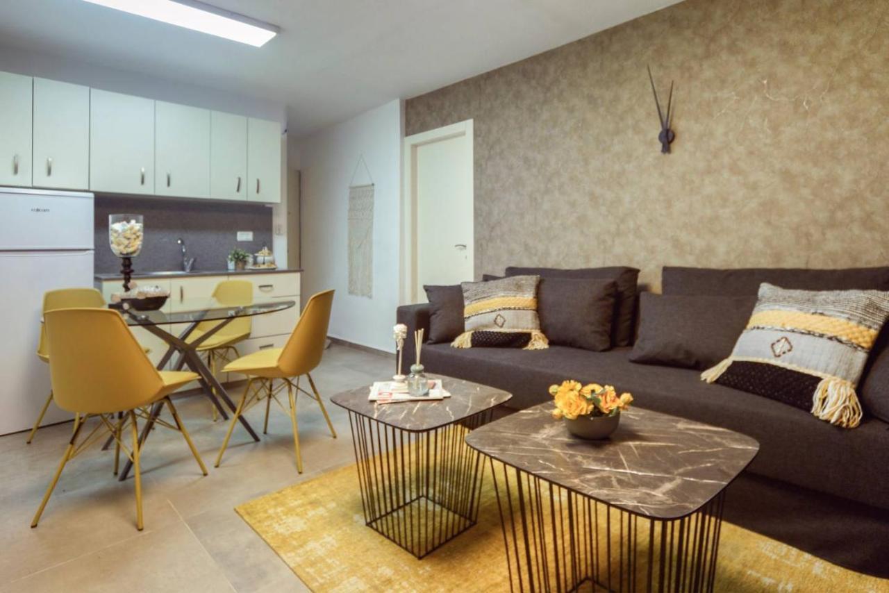 Authentic One Bedroom Apartment In City Center Jerusalem Eksteriør billede