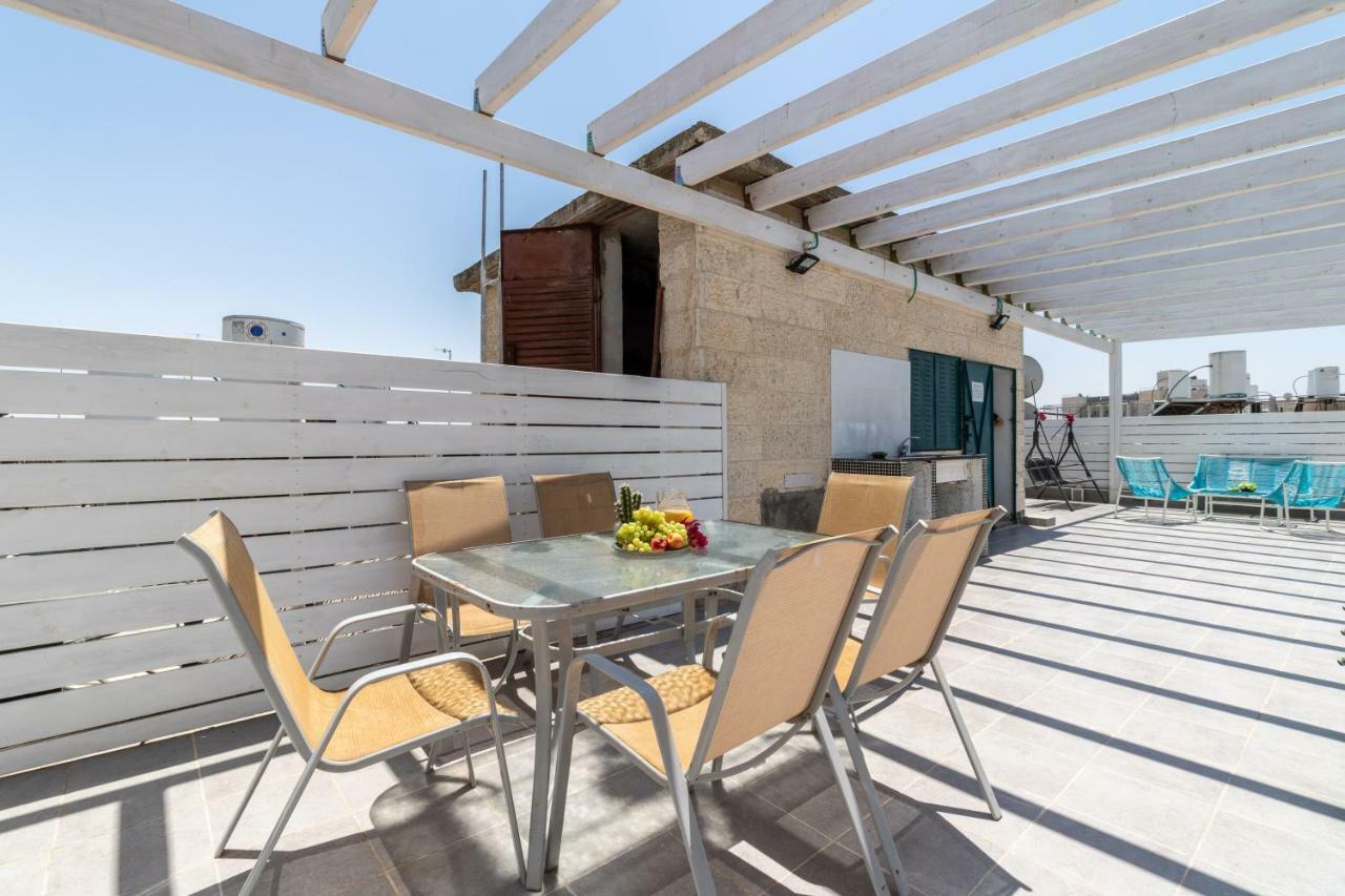 Authentic One Bedroom Apartment In City Center Jerusalem Eksteriør billede